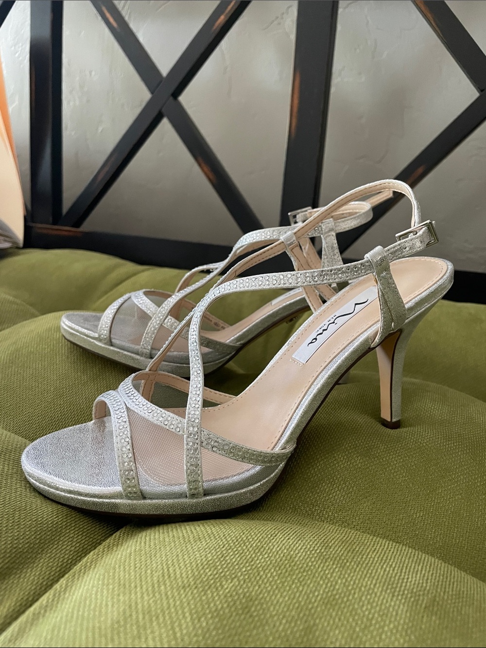 NEW Nina Strappy Sandal BLOSSOM SILVER 3.25” stiletto heel & 0.5”subtle platform